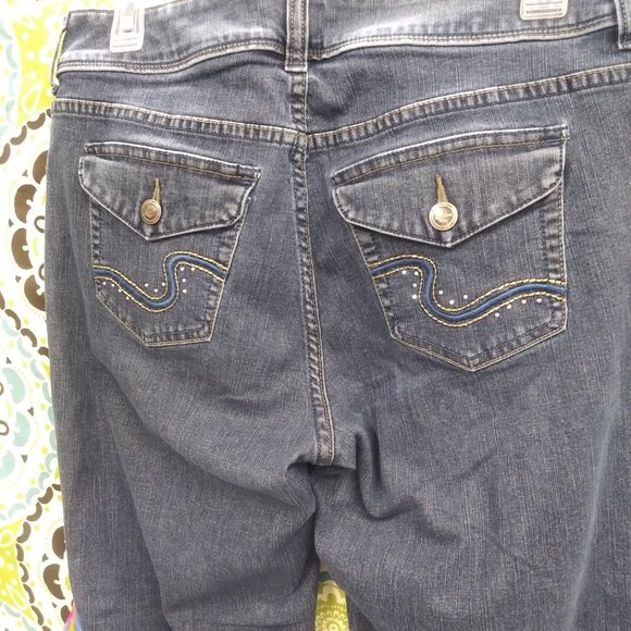 2065 Jeaniemade Size 10 Lee Riders Bell-Bottoms - Picture 3 of 5